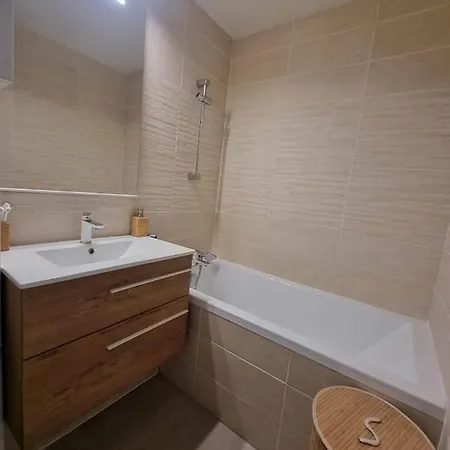 Apartment Lumineux Avec Piscine *