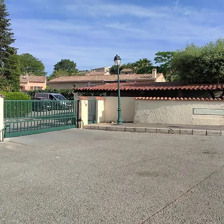Lumineux Avec Piscine Frejus